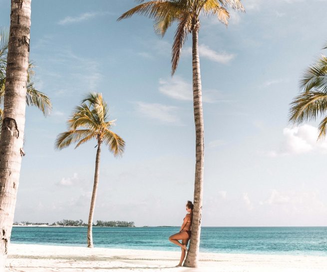 plage bahamas palmiers
